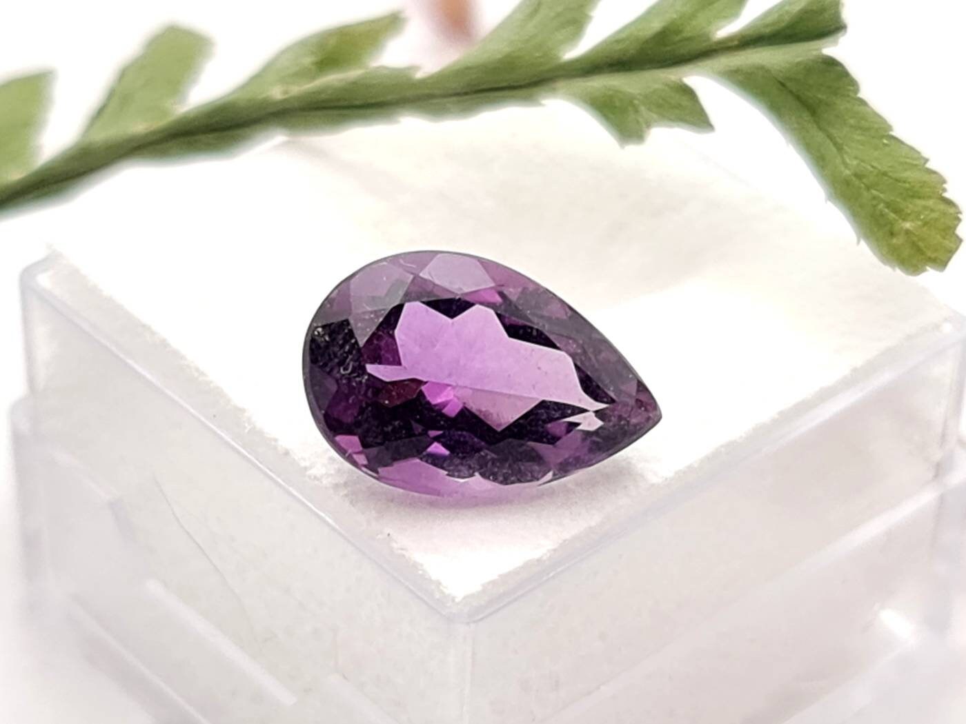 Echter facettierter Amethyst violett Tropfen lila 12,7x8,7mm 3,7ct (Nr.822)