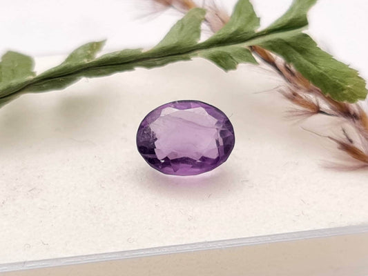 Echter facettierter Amethyst violett oval lila 9,95x8mm 3,37ct (Nr.825)