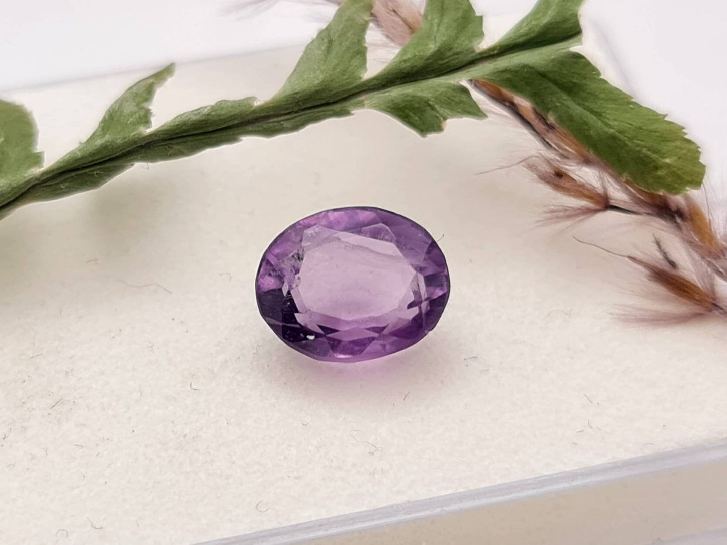 Echter facettierter Amethyst violett oval lila 9,95x8mm 3,37ct (Nr.825)