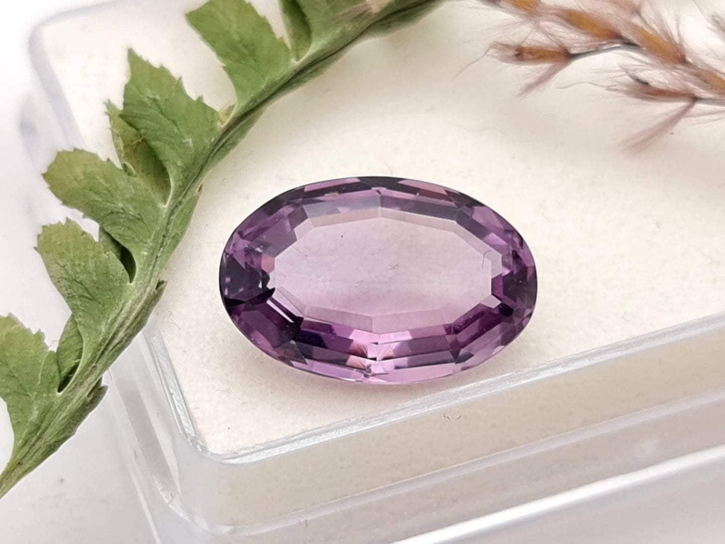 Echter facettierter Amethyst violett oval lila 17,3x11,3mm 8,98ct (Nr.826)