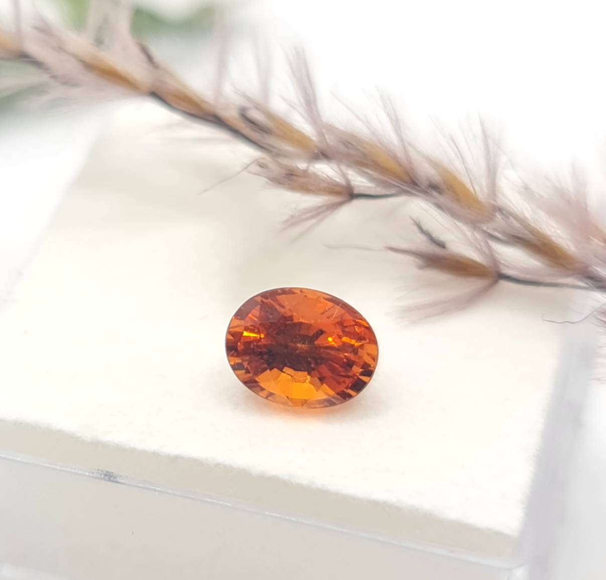 Feiner ovaler Mandaringranat facettiert orange 6,7x5,1mm 1,24ct (Nr.464)