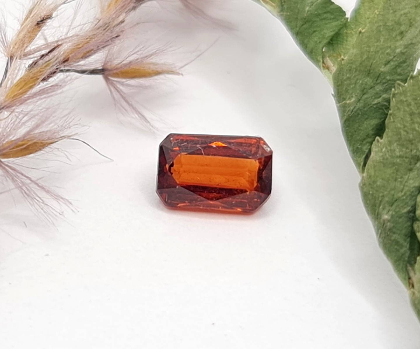 Feiner rechteckiger Mandaringranat facettiert orange Spessartin 6,6×4,3mm 1,16ct (Nr.469)