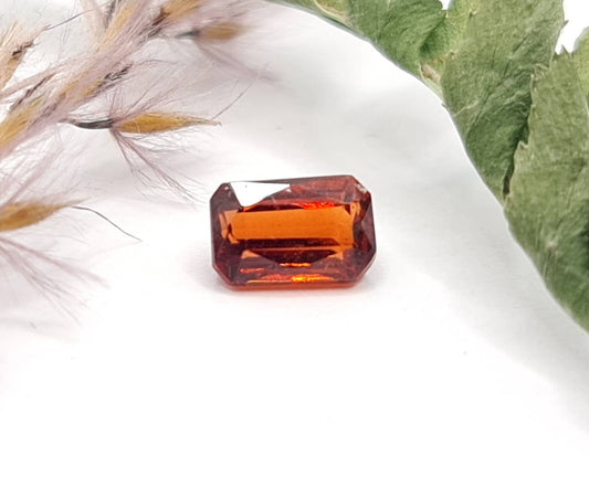 Feiner rechteckiger Mandaringranat facettiert orange Spessartin 6,6×4,3mm 1,16ct (Nr.469)