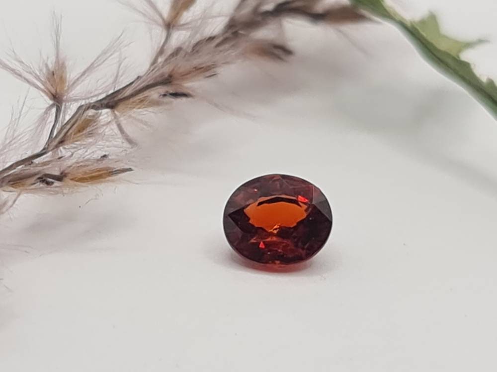 Mandaringranat oval facettiert orange 5,6x4,9mm 0,93ct (Nr.478)