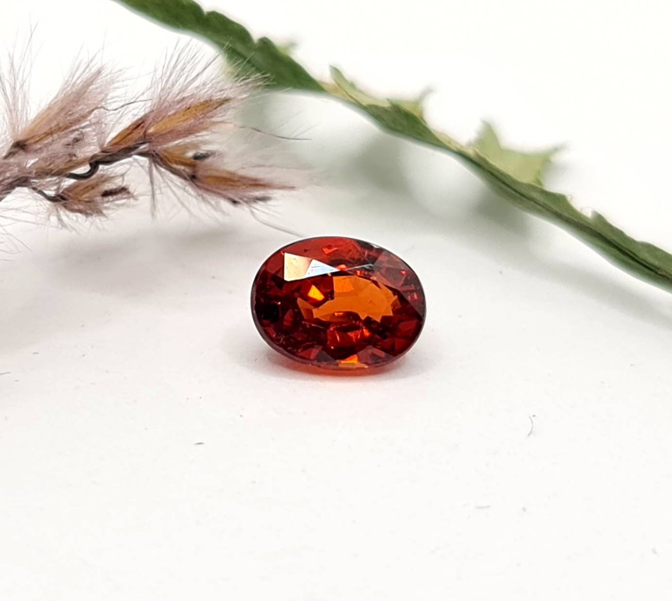 Feiner facettierter Mandaringranat oval Spessartin 6,9x5,2mm 1,27ct (Nr.481)