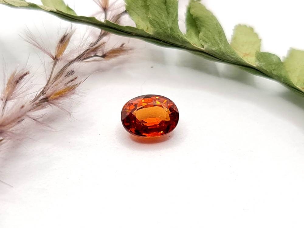 Facettierter ovaler Mandaringranat Spessartin orange 6,8x5,1mm 1,22ct (Nr.495)