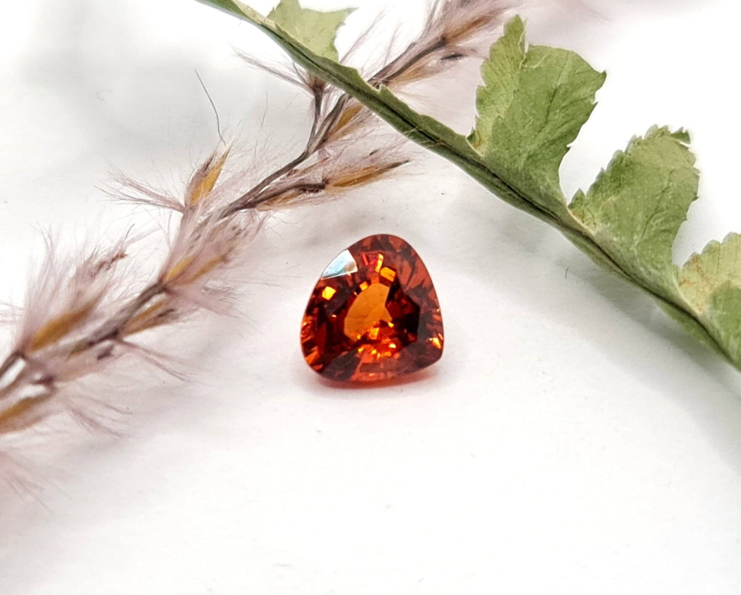 Facettierter Mandaringranat Spessartin Dreieck orange Trilliant 7x6,4mm 1,35ct (Nr.497)