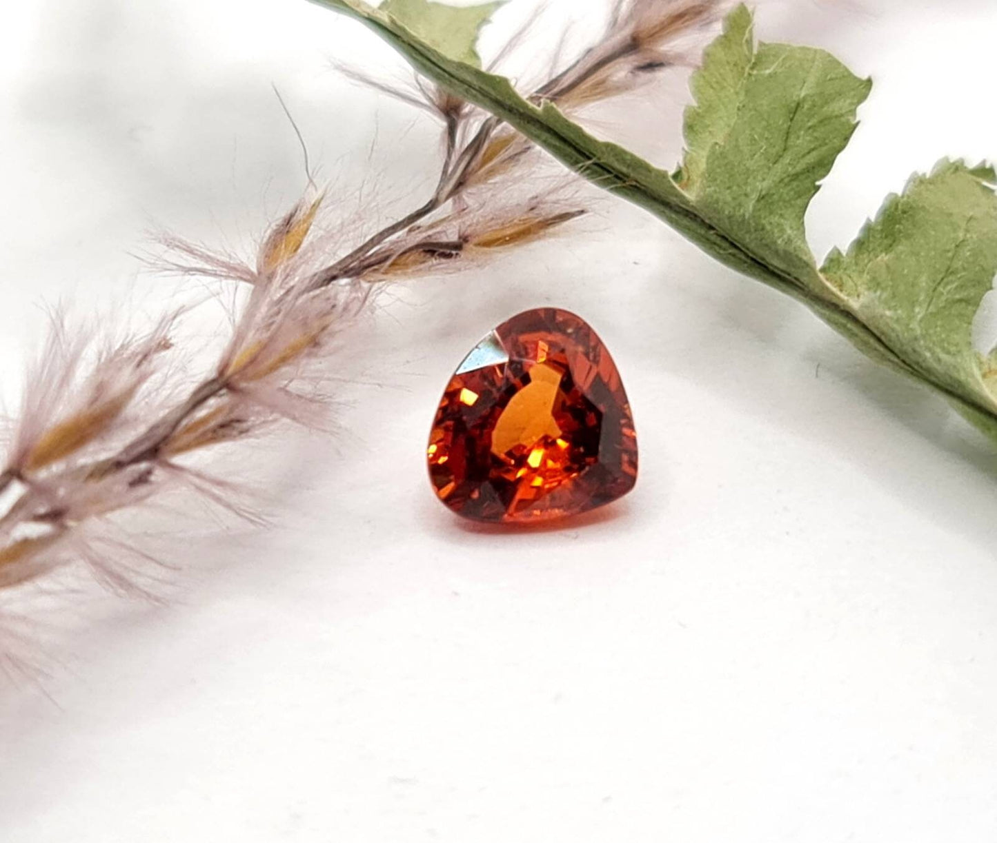 Facettierter Mandaringranat Spessartin Dreieck orange Trilliant 7x6,4mm 1,35ct (Nr.497)