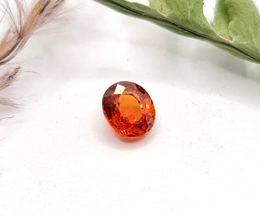 Oval facettierter Mandaringranat Spessartin orange 5,4×4,7mm 0,89ct (Nr.502)