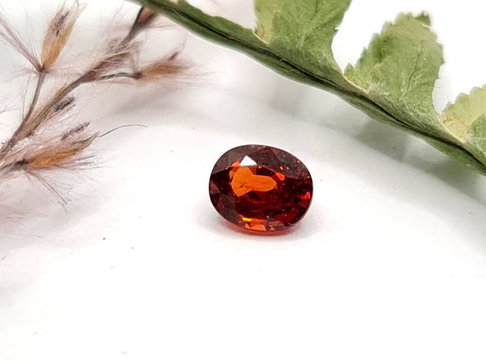 Oval facettierter Mandaringranat Spessartin orange 5,5x4,5mm 0,9ct (Nr.503)