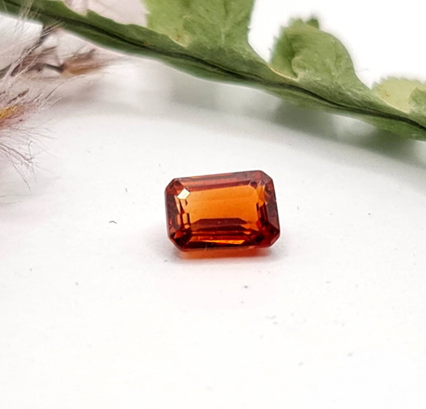 Rechteckig facettierter Mandaringranat Spessartin orange 5,6x4mm 0,84ct (Nr.504)