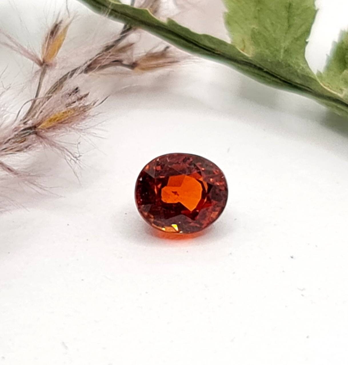 Oval facettierter Mandaringranat Spessartin orange 5,7x4,9mm 1,08ct (Nr.505)