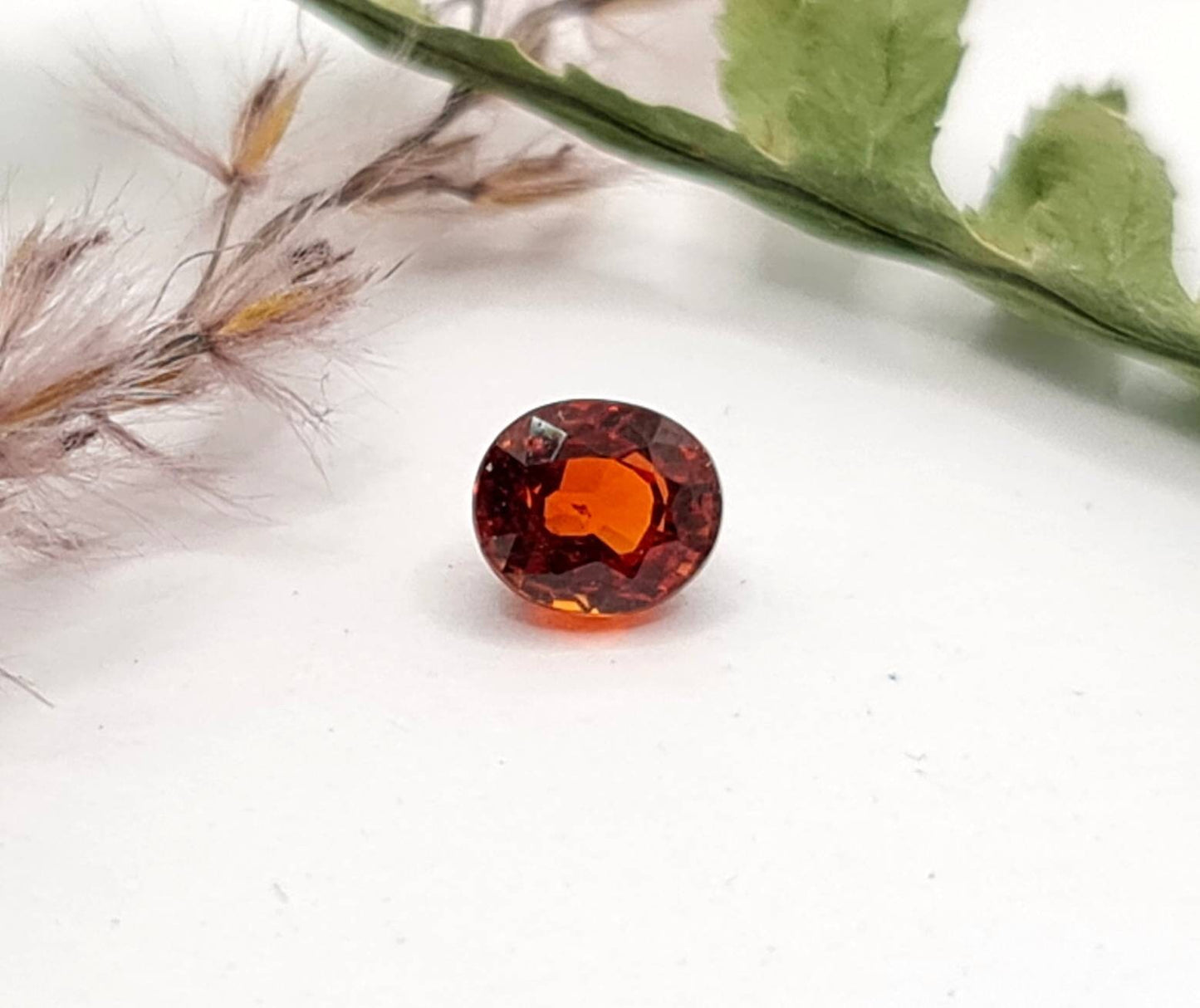 Oval facettierter Mandaringranat Spessartin orange 5,7x4,9mm 1,08ct (Nr.505)