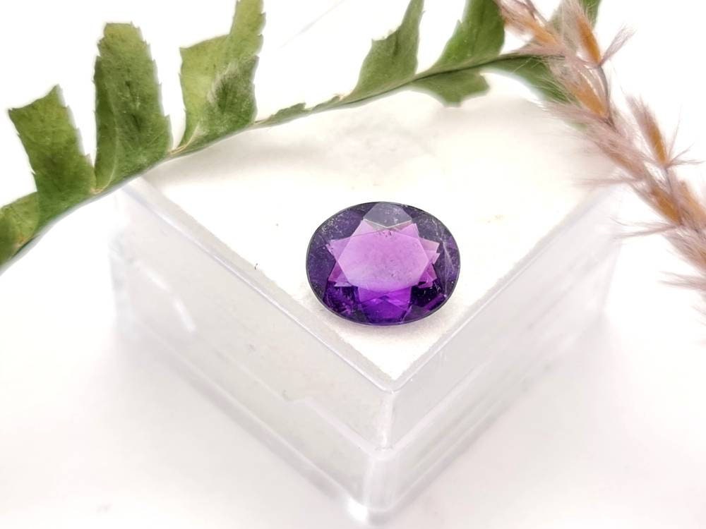 Echter facettierter Amethyst oval, violett lila 10x8mm 2,37ct (Nr.831)