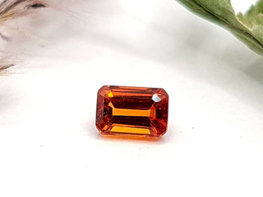 Rechteckig facettierter Mandaringranat, Spessartin orange 5,3x3,6mm 0,69ct (Nr.506)