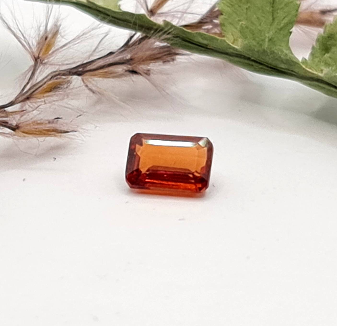 Rechteckig facettierter Mandaringranat Spessartin orange 5,8x4mm 0,83ct (Nr.507)