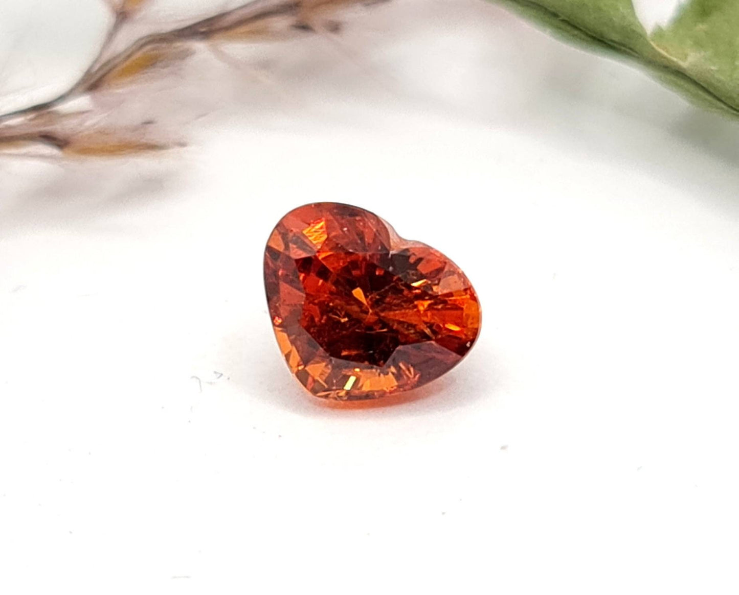 Facettiertes Mandaringranat Herz orange Spessartin 7,8x6,6mm 2,06ct (Nr.509)