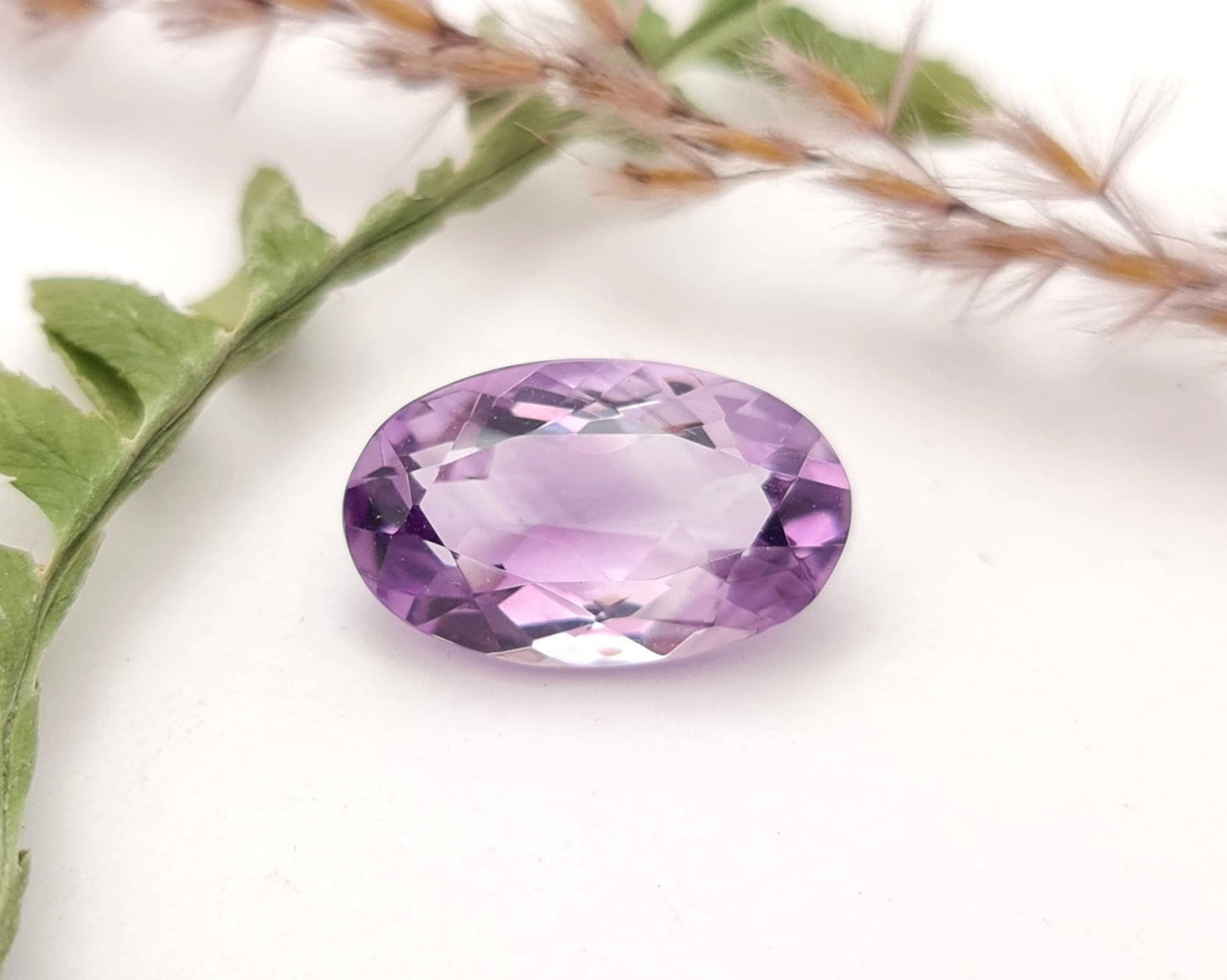 Echter facettierter Amethyst oval, violett lila 17,7x10,7mm 8,18ct (Nr.836)