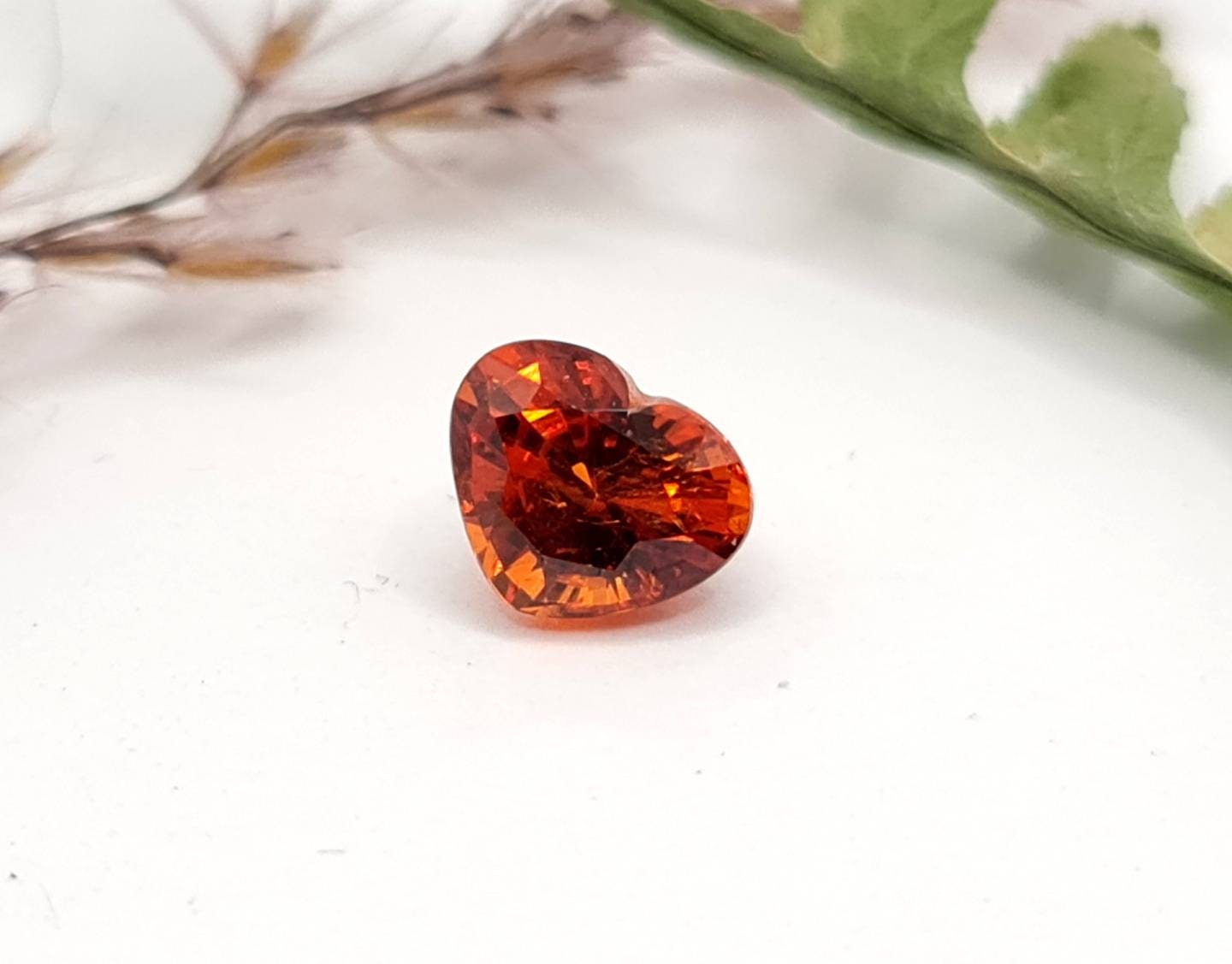 Facettiertes Mandaringranat Herz orange Spessartin 7,8x6,6mm 2,06ct (Nr.509)