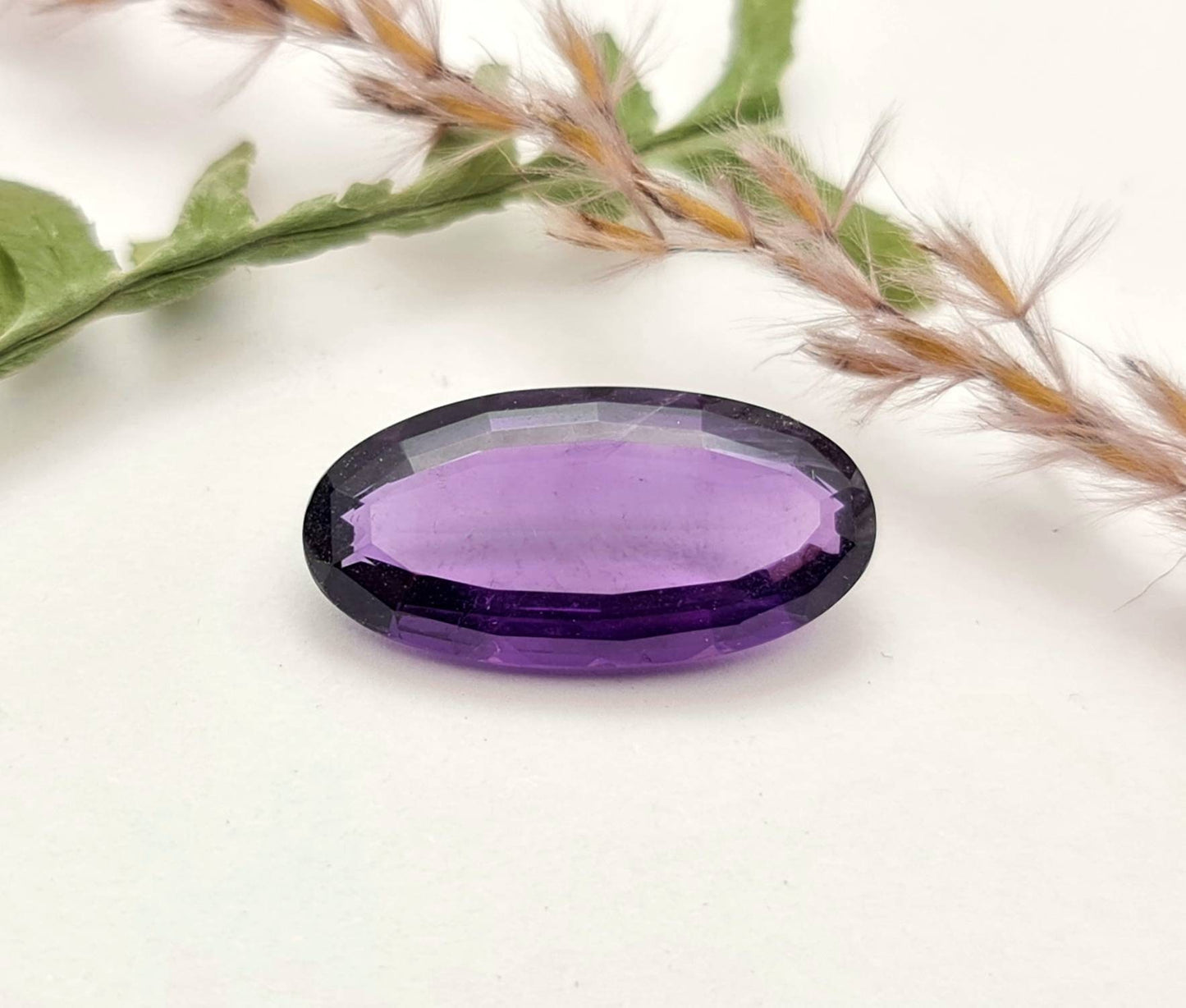 Echter facettierter Amethyst oval, violett lila 21,5x11mm 9,5ct (Nr.837)