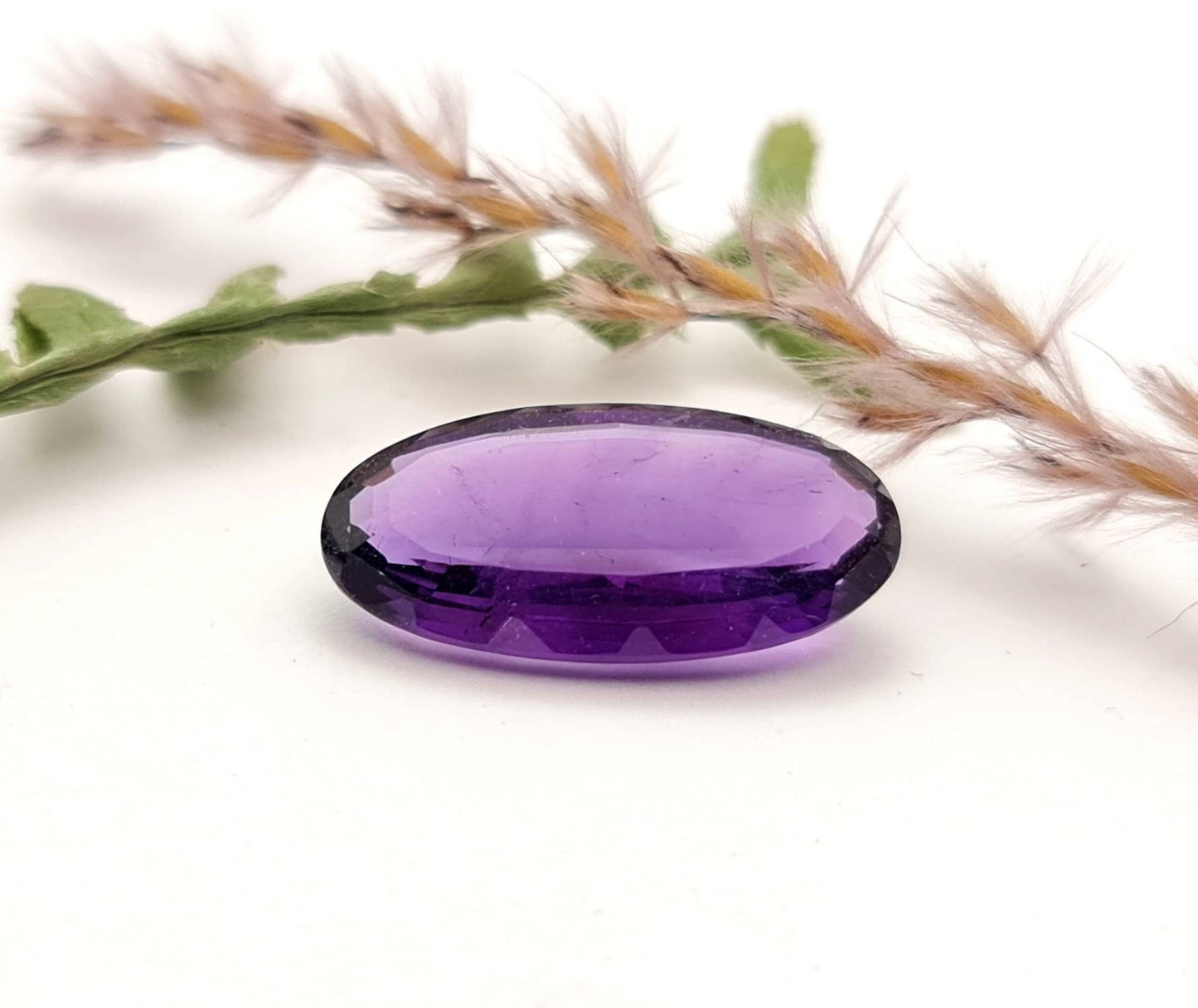 Echter facettierter Amethyst oval, violett lila 21,5x11mm 9,5ct (Nr.837)