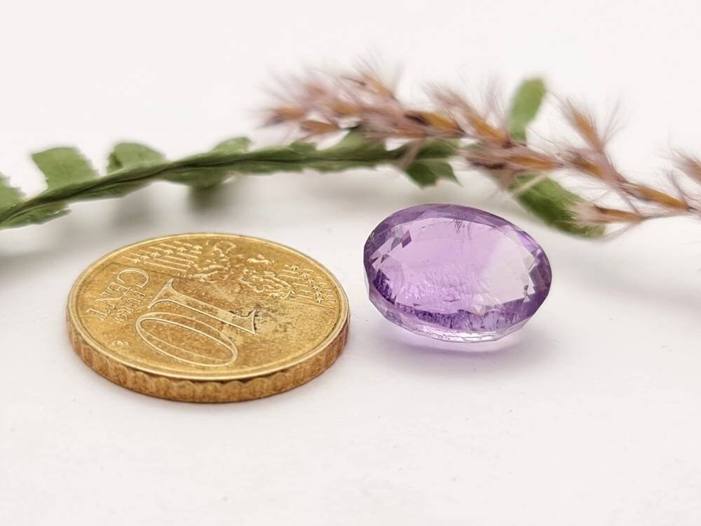 Echter facettierter Amethyst oval, violett lila 13x10,1mm 7,36ct (Nr.838)