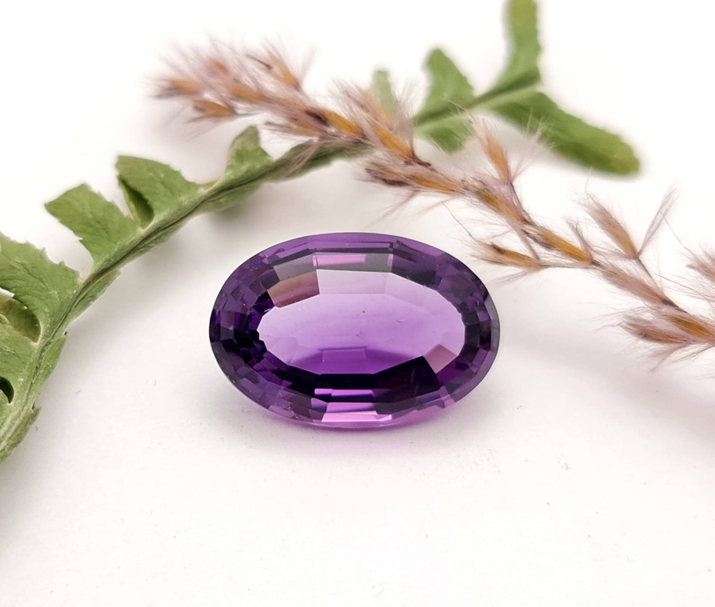 Echter facettierter Amethyst oval, violett lila 19,1x12,7mm 12,6ct (Nr.841)