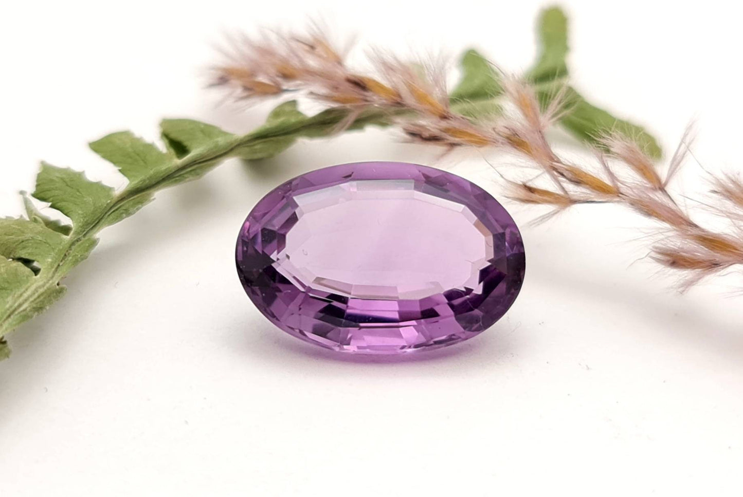 Echter facettierter Amethyst oval, violett lila 19,1x13,3mm 13,48ct (Nr.842)