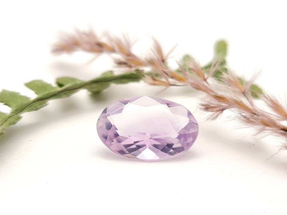 Echter facettierter Amethyst oval, violett lila 16,1x11mm 6,89ct (Nr.850)