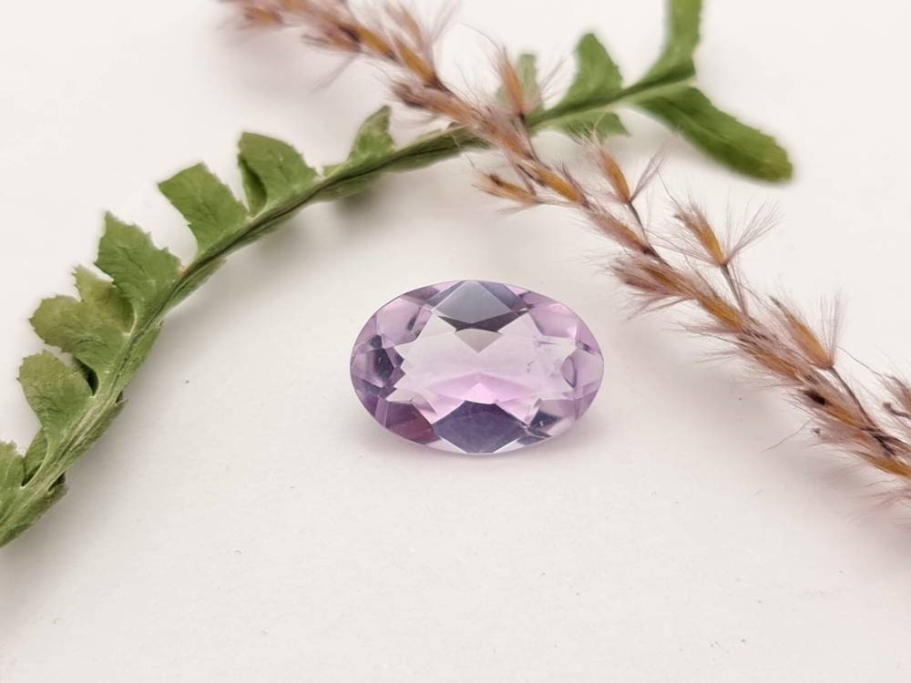 Echter facettierter Amethyst oval, violett lila 16,1x11mm 6,89ct (Nr.850)