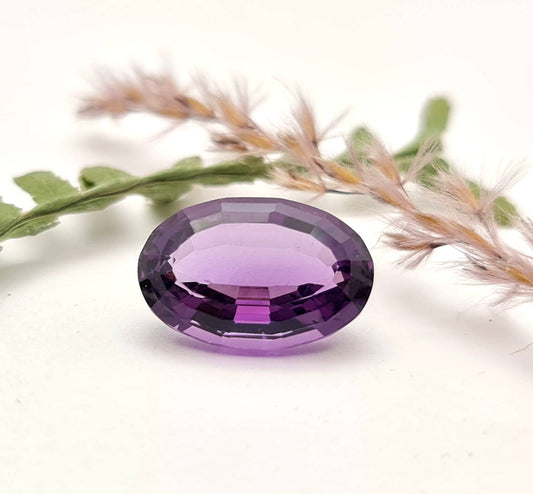 Echter facettierter Amethyst oval, violett lila 17,9x11,8mm 11ct (Nr.851)