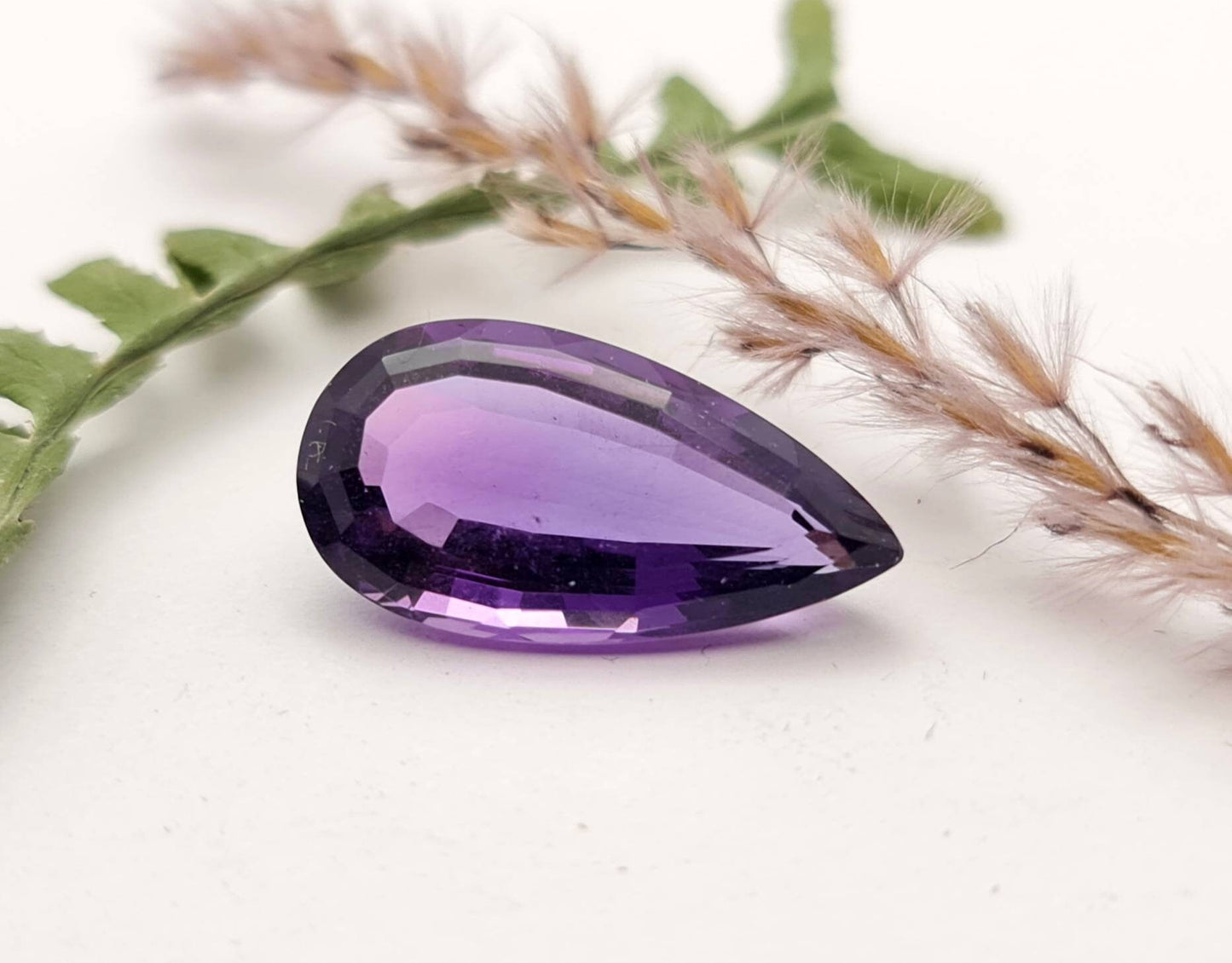 Echter facettierter Amethyst Tropfen, violett lila 23,6x12,5mm 13ct (Nr.855)