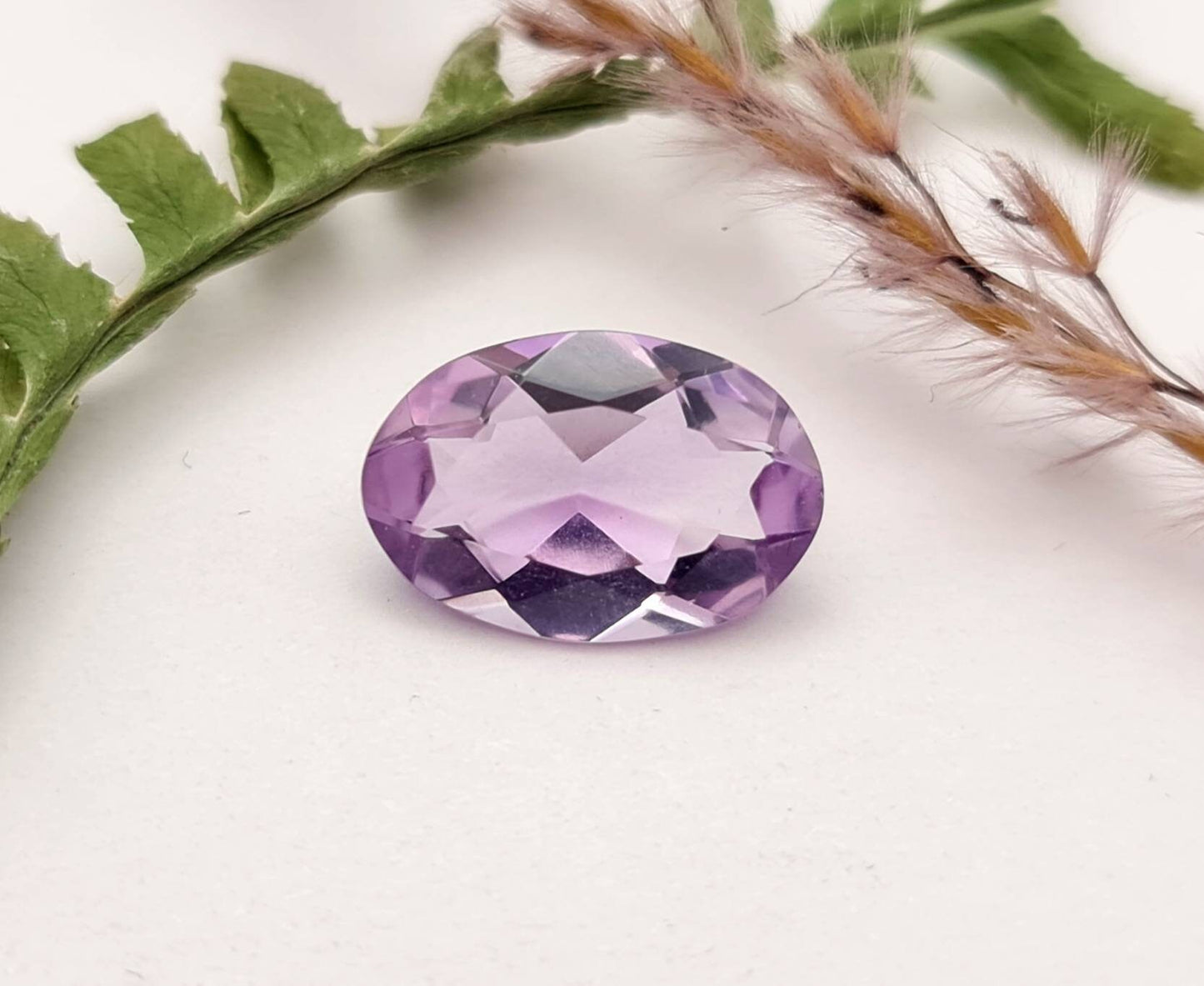 Echter facettierter Amethyst oval, violett lila 16x10,8mm 5,88ct (Nr.858)