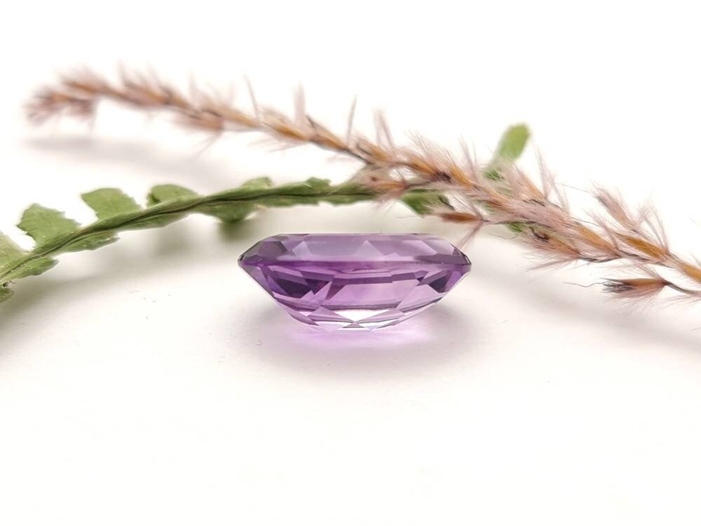 Echter facettierter Amethyst oval, violett lila 18,9x14mm 12,85ct (Nr.859)