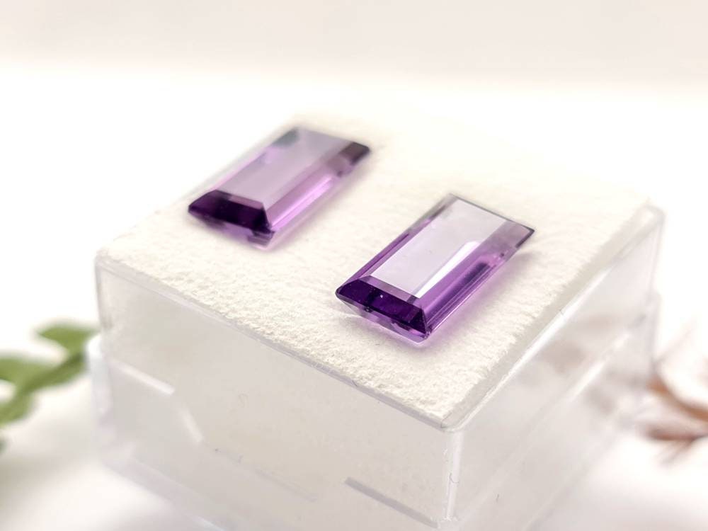 Echter facettierter Amethyst rechteck , violett lila Paar, 2 Stück 12,5x6,3mm 5,68ct (Nr.861)