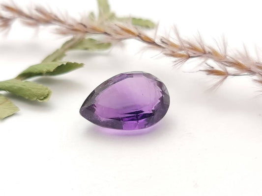 Echter facettierter Amethyst Tropfen, violett lila 16x11mm 8,6ct (Nr.866)