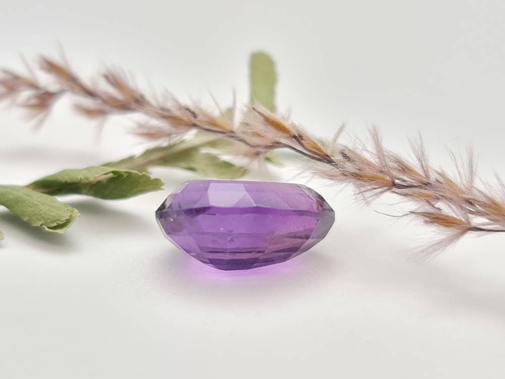 Echter facettierter Amethyst Tropfen, violett lila 16x11mm 8,6ct (Nr.866)