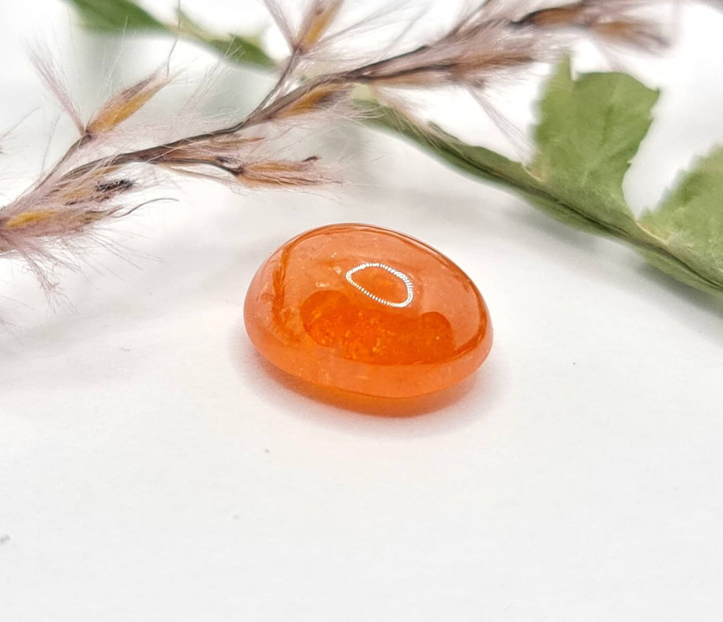 Ovales Mandarigranat Cabochon, Spessartin orange 10,5x8,3mm 5,06ct (Nr.517)