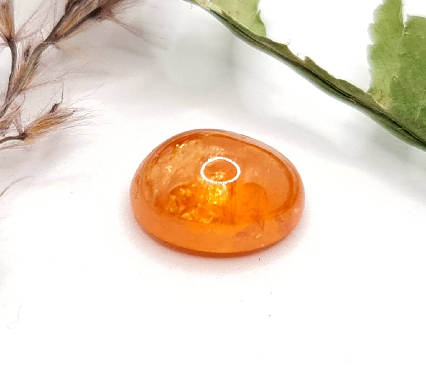 Ovaler orangefarbener Mandaringranat Cabochon Spessartin 10,7x8,3mm 5,17ct (Nr.534)