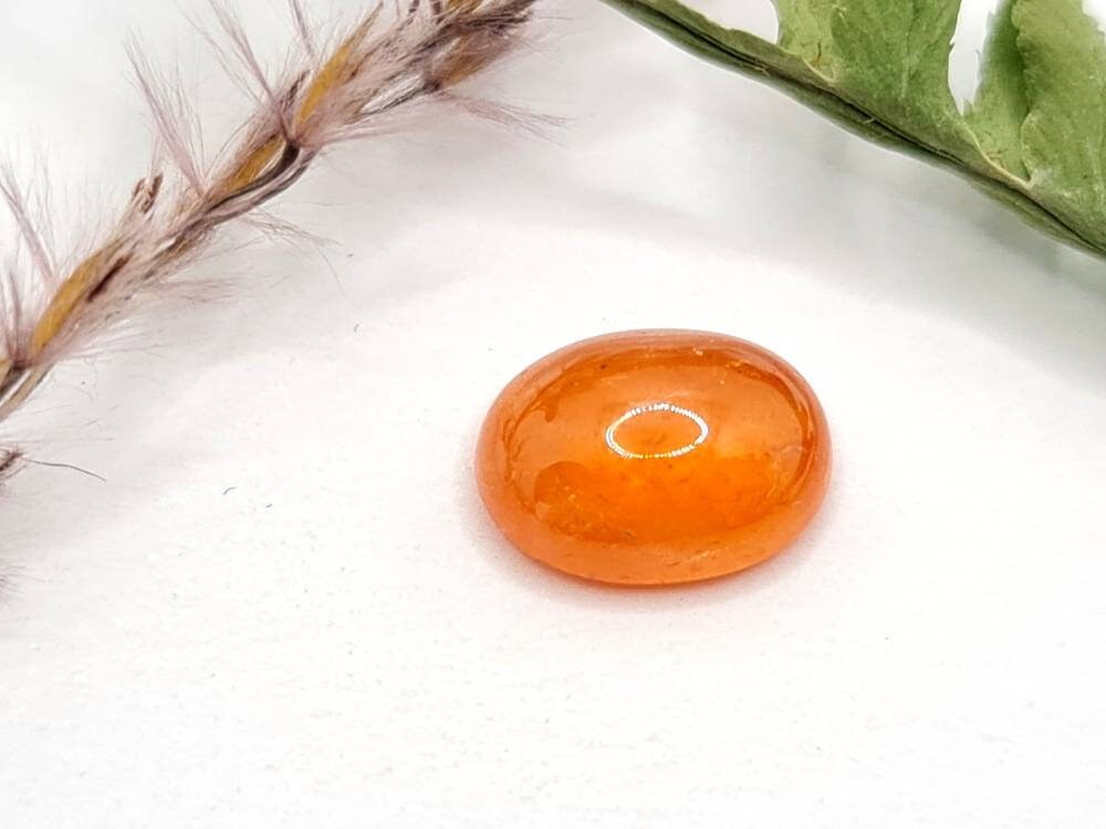 Ovales orangefarbenes Mandaringranat Cabochon Spessartin 10,6x8,2mm 4,14ct (Nr.548)