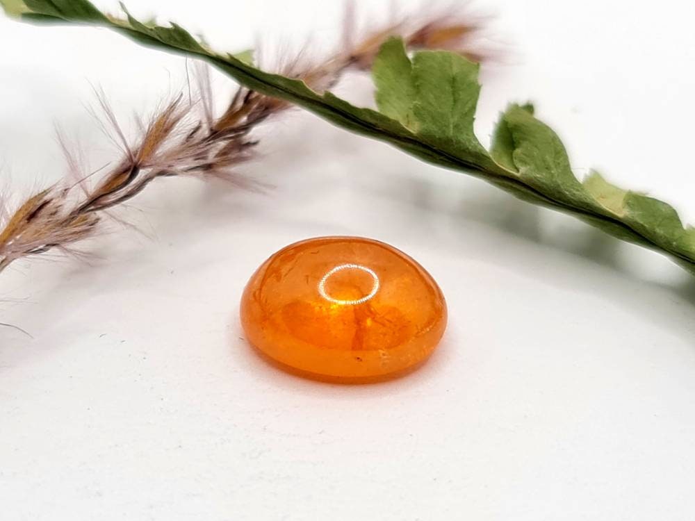 Ovales orangefarbenes Mandaringranat Cabochon Spessartin 11,8x9,5mm 6,92ct (Nr.549)