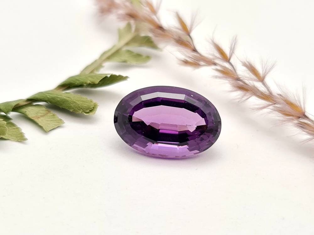 Echter facettierter Amethyst oval, violett lila 17,9x12mm 11,4ct (Nr.870)