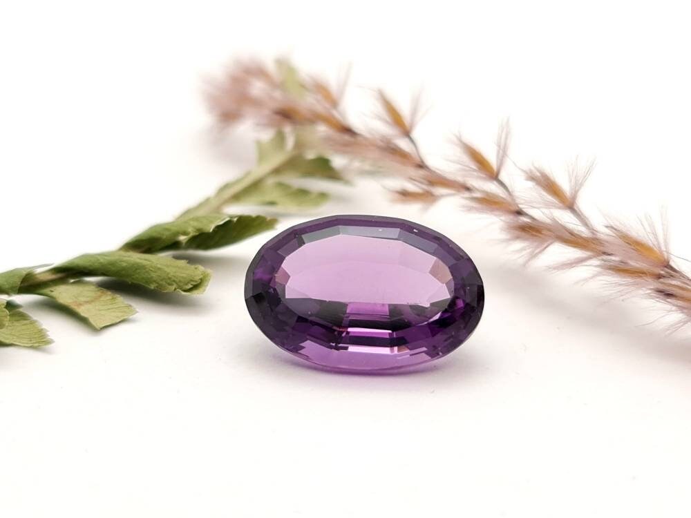 Echter facettierter Amethyst oval, violett lila 17,9x12mm 11,4ct (Nr.870)