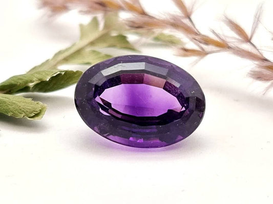 Echter facettierter Amethyst oval, violett lila 16,1x11,7mm 10,6ct (Nr.871)