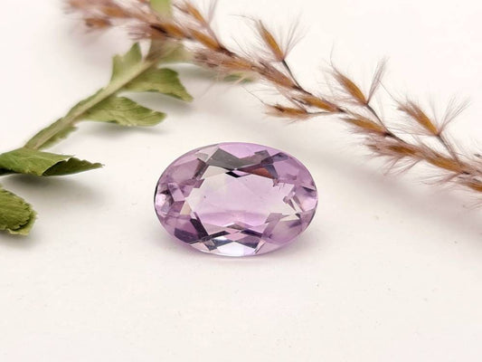 Echter facettierter Amethyst oval, violett lila 16,2x11,2mm 7,78ct (Nr.872)