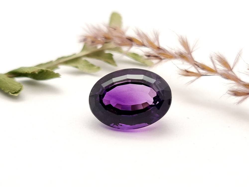 Echter facettierter Amethyst oval, violett lila 16,3x12,1mm 11,6ct (Nr.874)