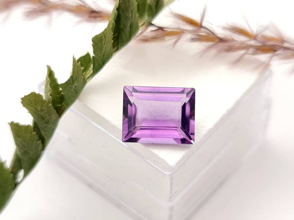 Echter facettierter Amethyst rechteck , violett lila 10,1x8mm 3,3ct (Nr.880)