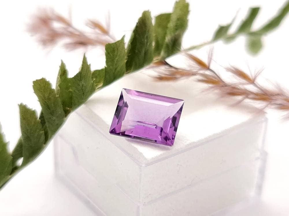 Echter facettierter Amethyst rechteck , violett lila 10,1x8mm 3,3ct (Nr.880)