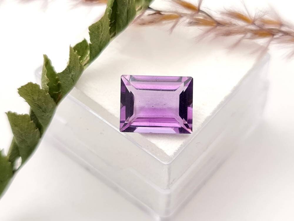 Echter facettierter Amethyst rechteck , violett lila 10,1x8mm 3,3ct (Nr.880)