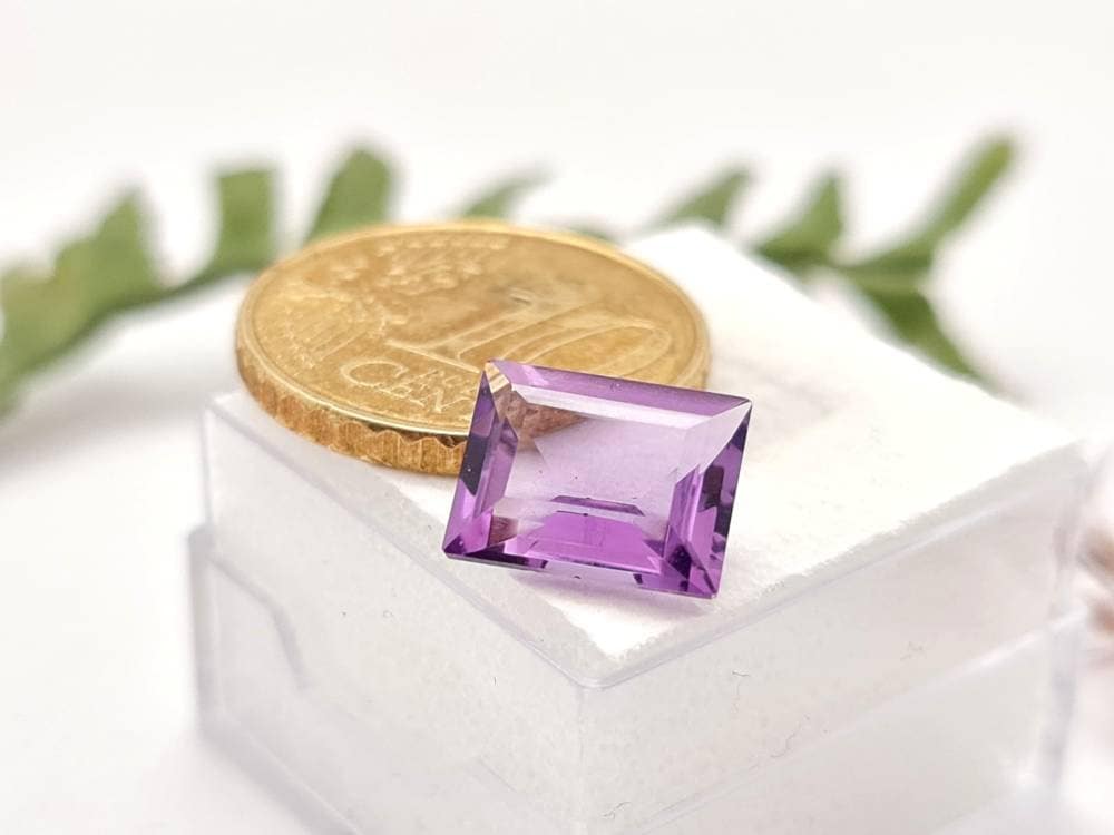 Echter facettierter Amethyst rechteck , violett lila 10,1x8mm 3,3ct (Nr.880)